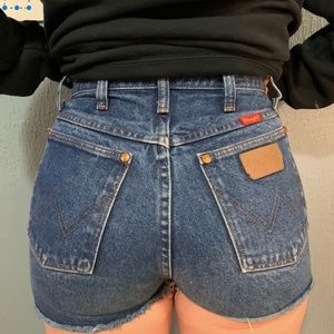 Cutest Wrangler Shorts!